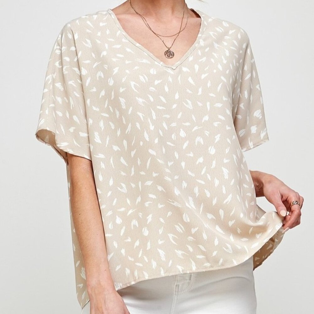 NWOT. Boxy Relaxed Top. Latte/Off White. S-M-L